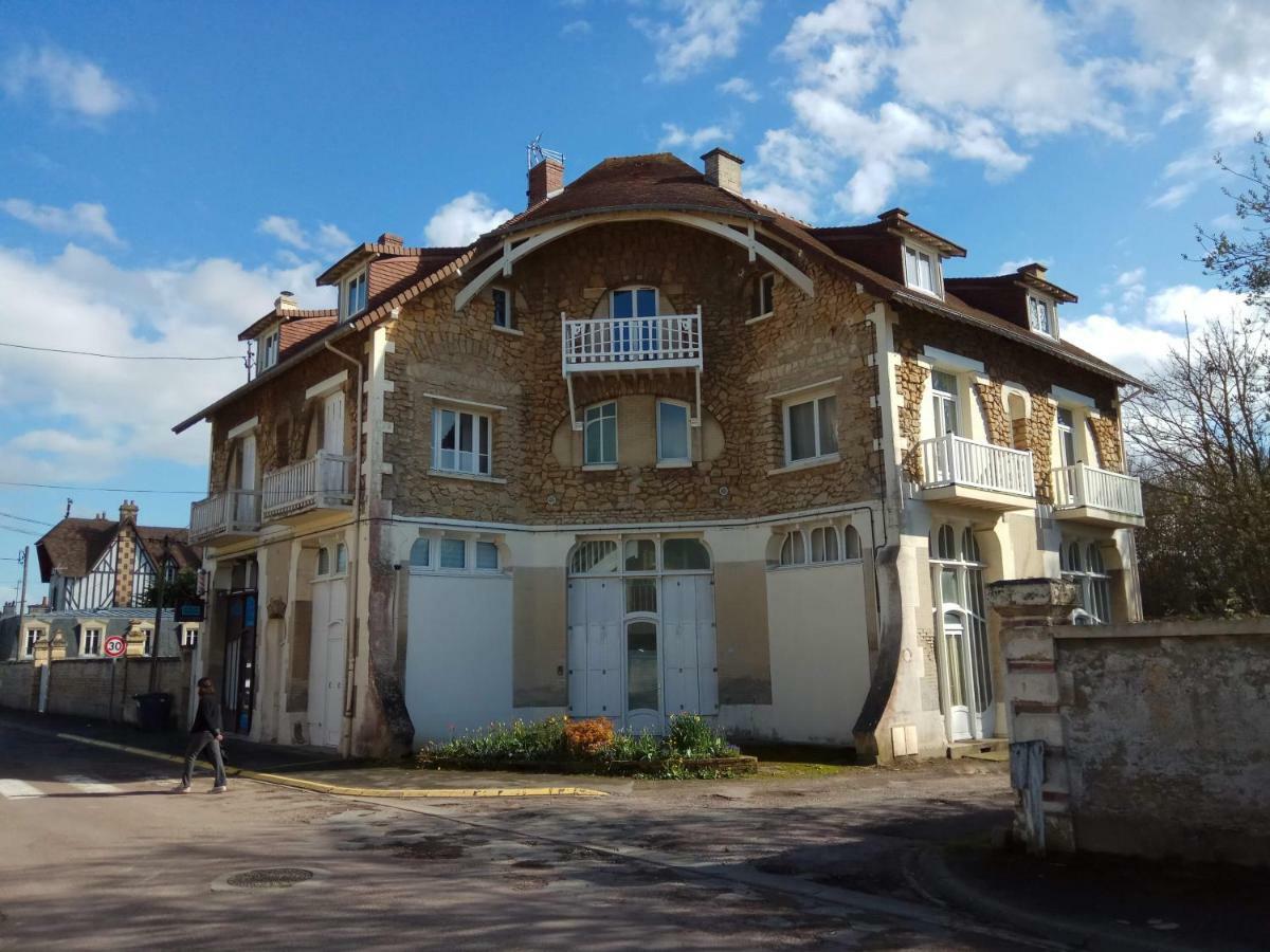 Vila La Sapiniere Hermanville-sur-Mer Exteriér fotografie